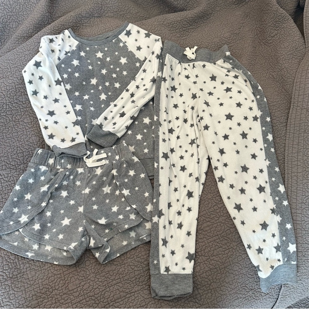 BCBG Girls Starry Gray and White Pajama Set size Small S 7/8 Fleece 3 Piece Soft